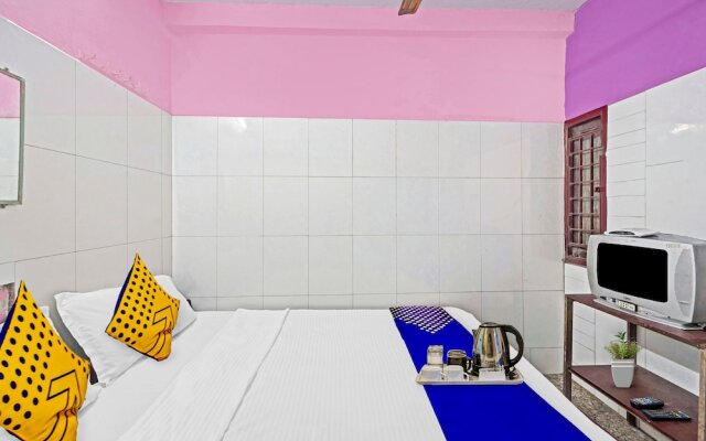 SPOT ON 45468 Kumarans Inn