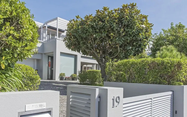 Perfect Central Location, 1/2 way CBD & Airport
