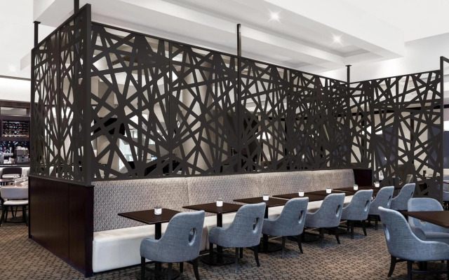 Sheraton Vancouver Guildford Hotel