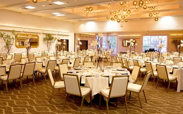 Ashland Hills Hotel & Suites