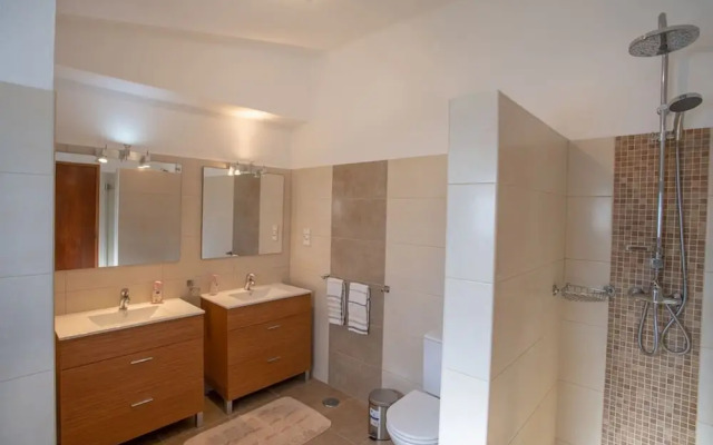 Carosim Quiet Location Close to Beach Private