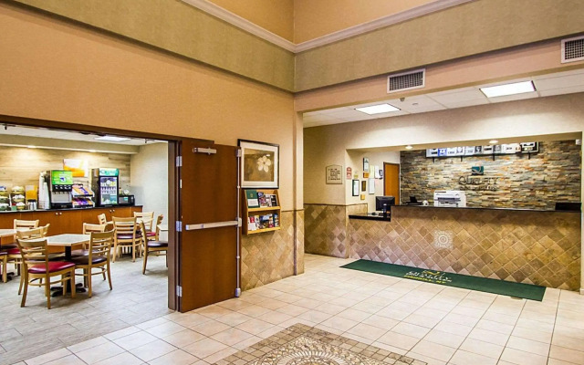 Quality Inn & Suites Fishkill South near I-84