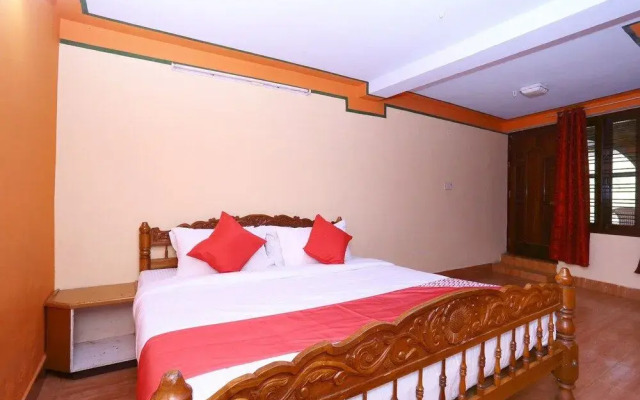 OYO 24221 Daneys Guest House