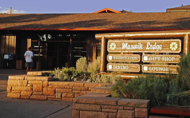 Maswik Lodge - Inside the Park