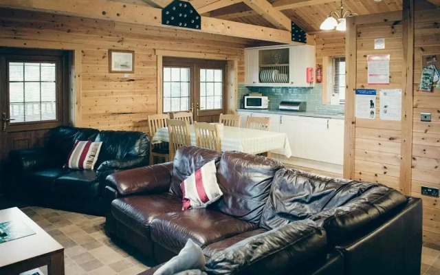 No. 6 Lake View Lodges