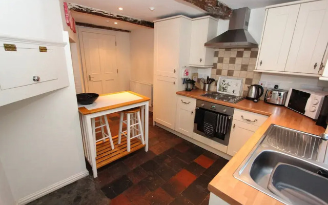 Commonhall Apartments - Character - City Centre - Three Storey