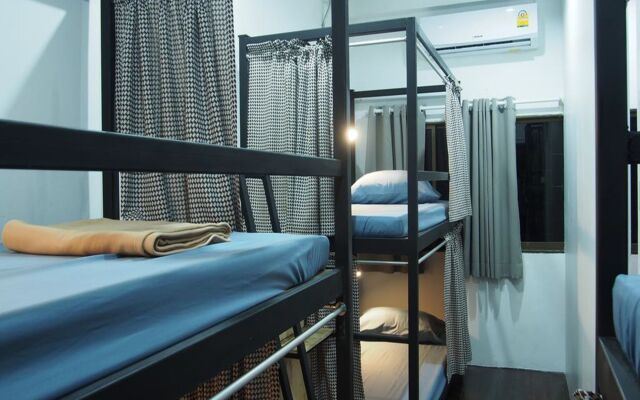 D-hub Hostel