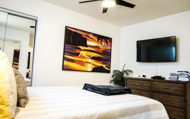 Newport Beach House (2 blocks from the Sand)