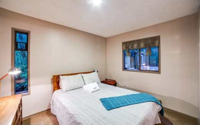 55sl - Hot Tub - Wood Stove - Sleeps 10 Home