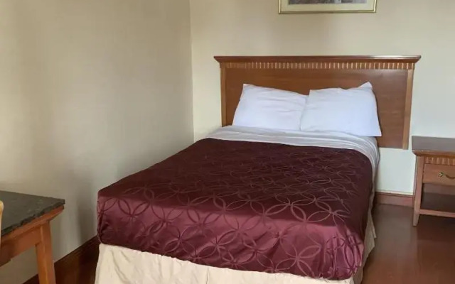 Grand Park Inn