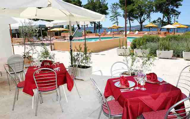 Hotel Kolovare