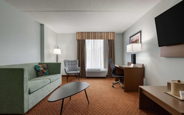 Wingate by Wyndham Louisville East