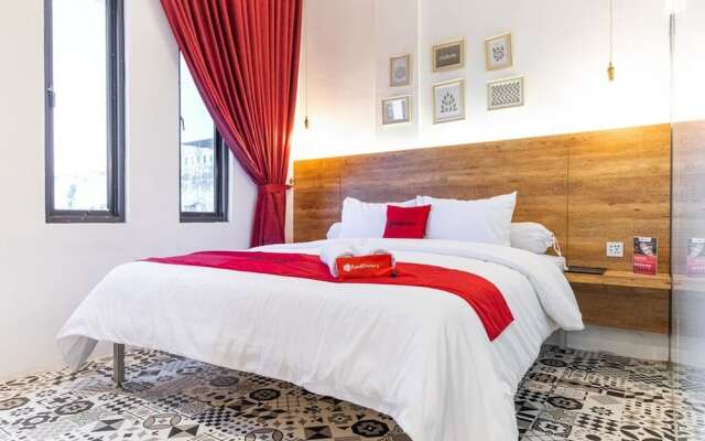 RedDoorz Plus near Ringroad City Walks Medan 2