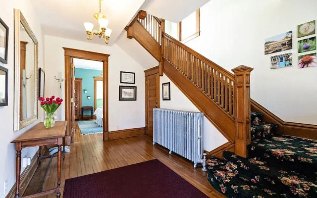 Harrison House Bed & Breakfast
