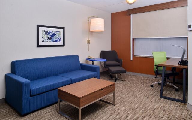 Holiday Inn Express & Suites Buffalo Downtown - Medical CTR, an IHG Hotel