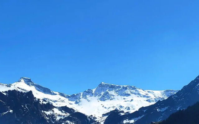 Chuenislodge2 Neu, 2 Balkone, Designerofen, mit top Aussicht!