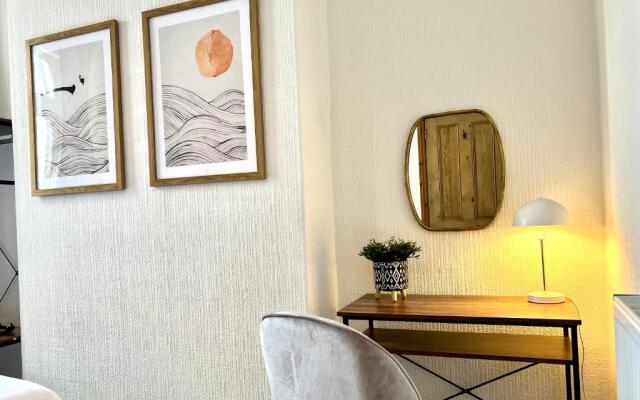 Whitchurch House by Switchback Stays