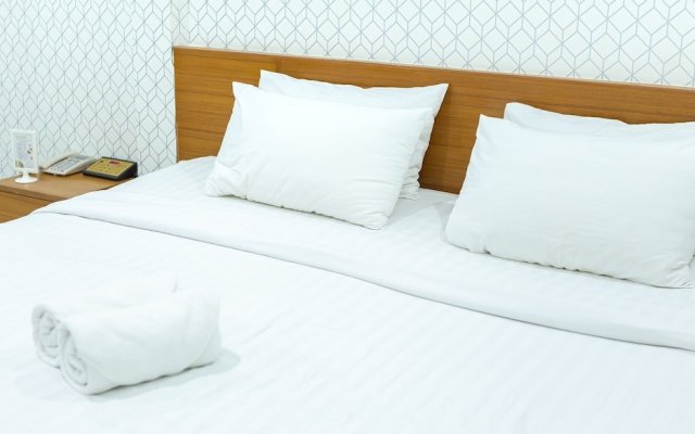 Bed by Tha-Pra Hotel and Apartment