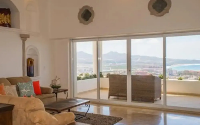 Four Bedroom Ten Sleeps Pool Villa In Mexico