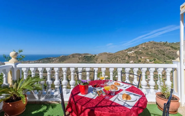 Villa José Andrés Torrox by Ruralidays