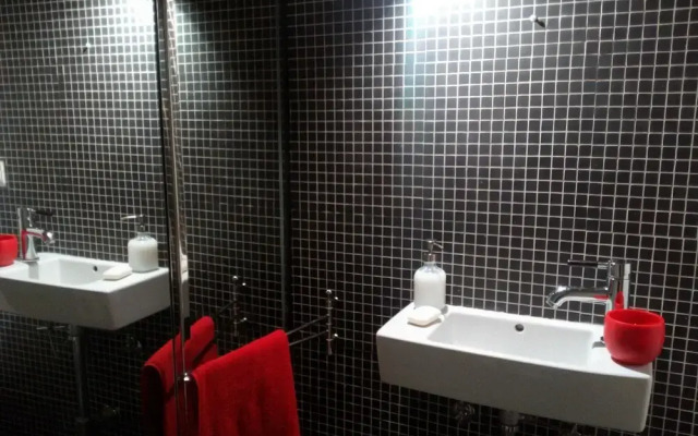 Stunning Apartment Near Chiado
