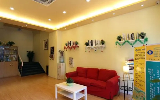 Bengbu Le 8 Hotel Chain (Baolong City Plaza)