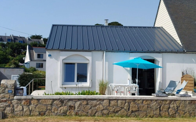 Beachfront Apartment in Plouguerneau