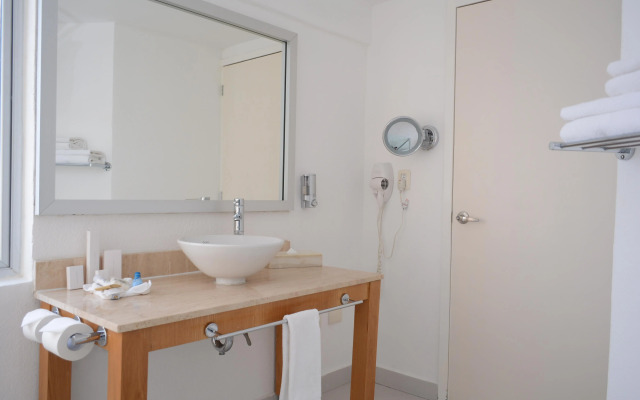 Adhara Express Hotel