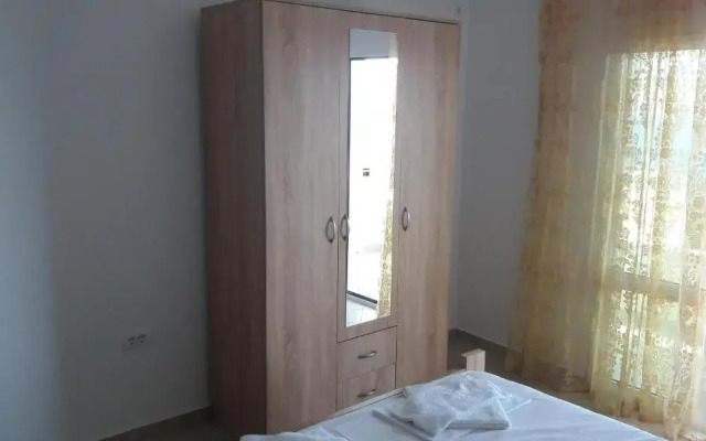 Apartments Eki