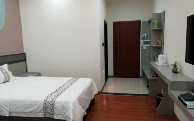 Yuxi Yuhuashi Holiday Hotel