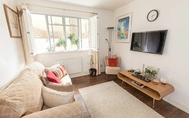 Cosy 1-bed Apartment Near Sloane Square in Chelsea