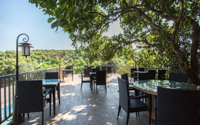 OYO 12249 Hotel Meghna Food Studio