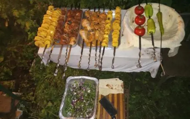 Rossi Rest House By The River