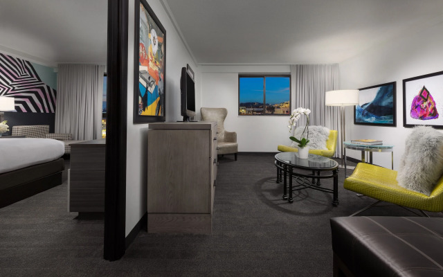 Studio Allston Hotel