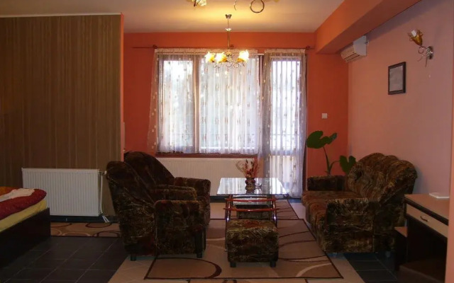 Kestenite Family Hotel