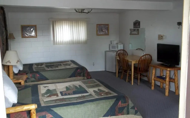 Budget Host Elk Antler Inn