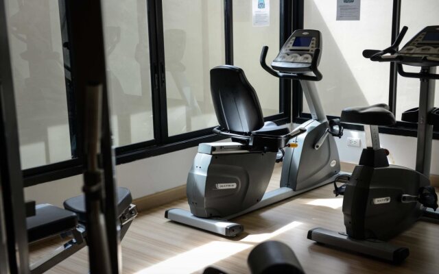 Ten Ekamai Suites Serviced Apartment