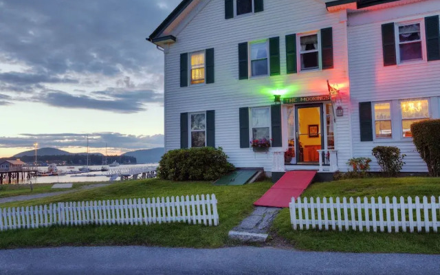 Moorings Inn Waterfront