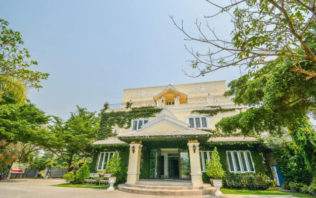 The target residence & resort