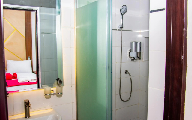 NIFEWAT APARTMENT,Cardiff suite 2bedroom apartment with gym ,Netflix and WiFi