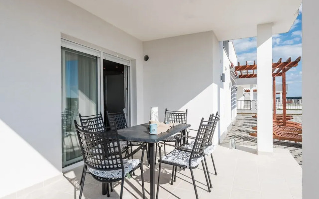 Stylish Villa With Private Pool and Terrace