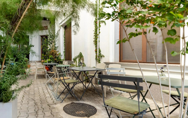 MEDITATIONS - Calming 1BR Apartment