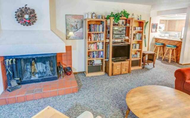 Aspen Creek #119 - Shared Pool, Hot Tub & Bbq!