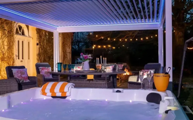 Luxury Georgian Country House With Hot Tub