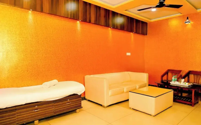 M K Arcade Hotel