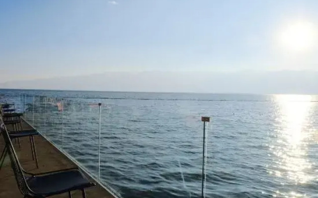 Moon Sea Inn