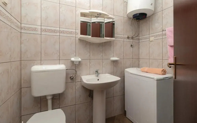 Stunning Home in Zadar With Wifi and 2 Bedrooms
