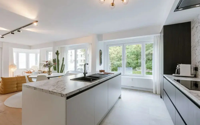 Modern 3-bedroom Apartment Family-friendly Touches