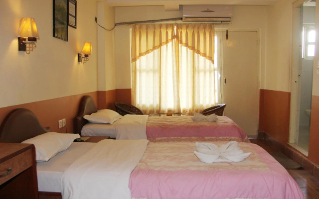 Hotel Grand Holiday