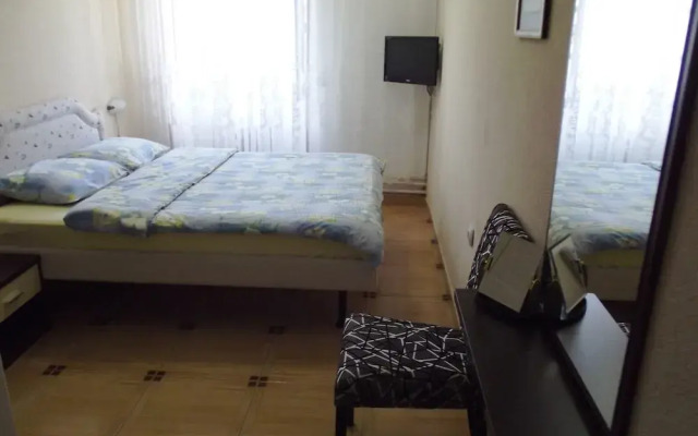 Apartment and Rooms Antun